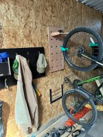 Support mural vertical pour vélo