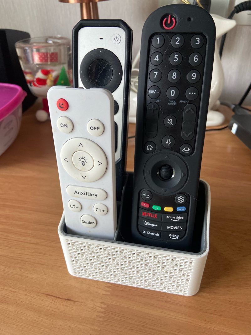 Porte-télécommandes modulaire — cases emboîtables