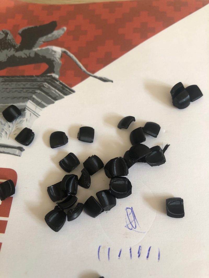 Troisième main à bras flexibles pour soudure