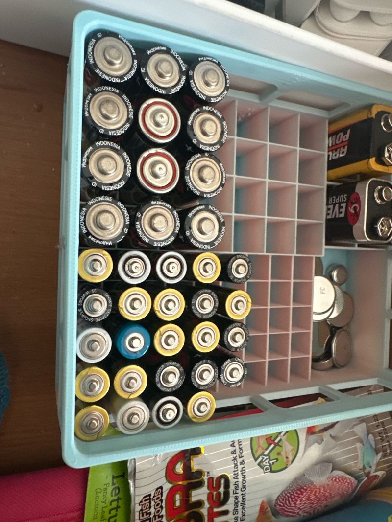 Casier à piles XXL — AA, AAA et 9 V