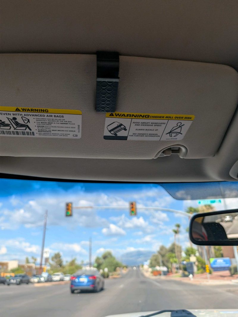 Porte-lunettes pour pare-soleil de voiture