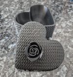 Boîte cœur effet tricot — avec sa fleur