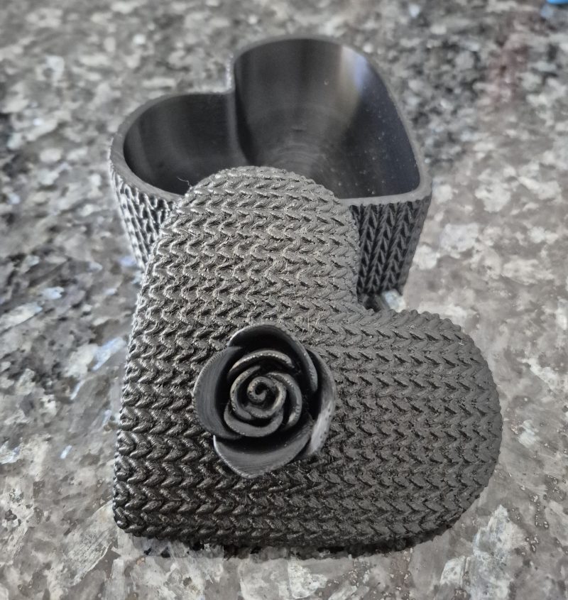 Boîte cœur effet tricot — avec sa fleur