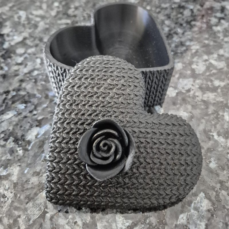 Boîte cœur effet tricot — avec sa fleur