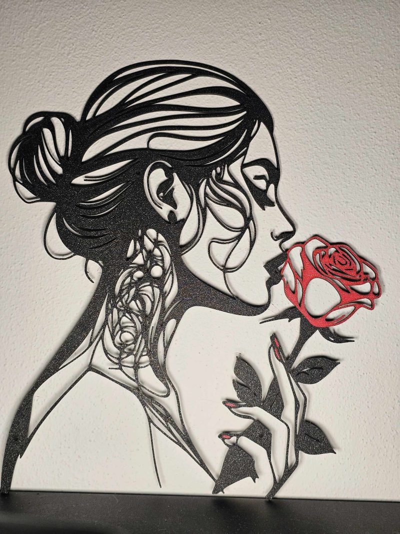 Tableau mural « Femme et rose » — silhouette en relief