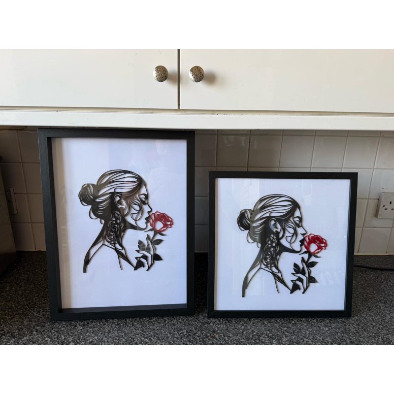 Tableau mural « Femme et rose » — silhouette en relief