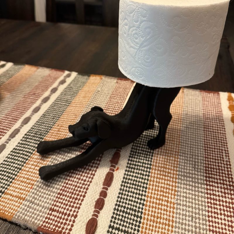 Porte-rouleaux « chien qui s'étire » — sur pied