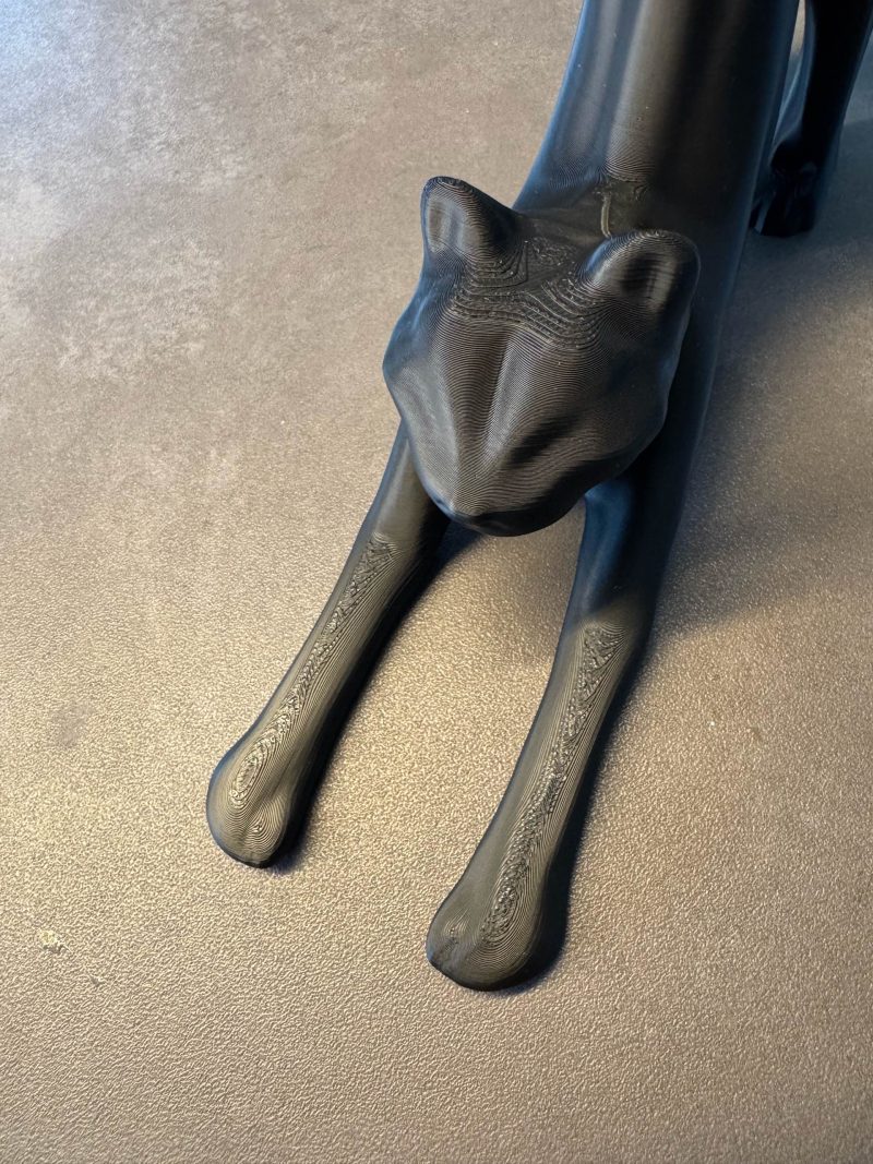 Porte-rouleaux « chat qui s'étire » — sur pied