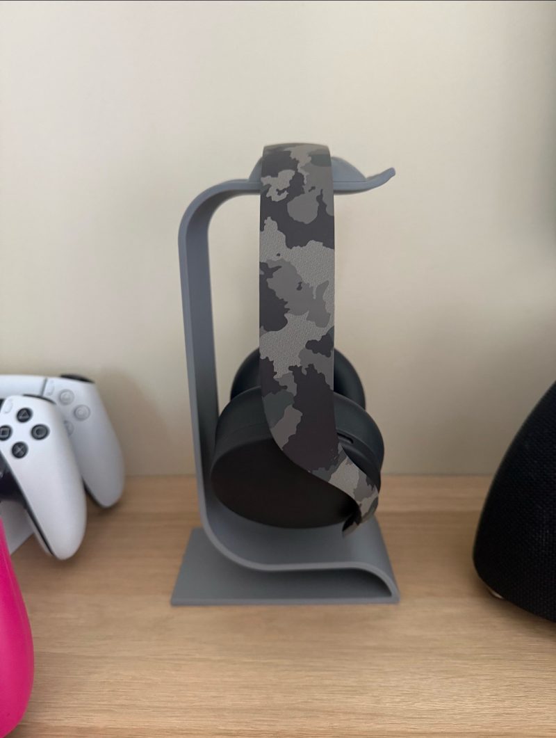 Support casque moderne — socle plein