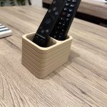 Porte-télécommandes moderne — imprimé en 3D