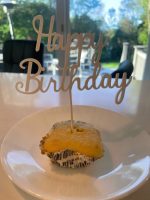 Cake topper « Joyeux anniversaire » — texte au choix