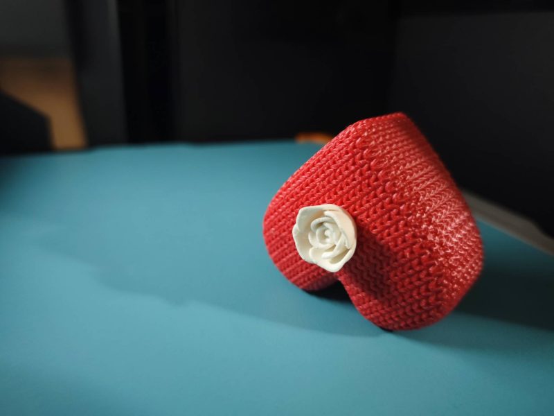 Boîte cœur effet tricot — avec sa fleur