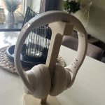 Support casque design de bureau