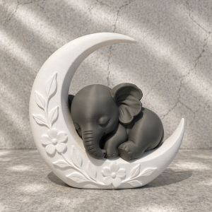 Bébé éléphant endormi sur la lune