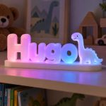 Prénom lumineux 3D Hugo avec un dinosaure, LED multicolore