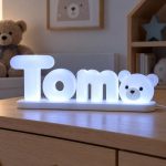Prénom lumineux 3D Tom avec un ourson, LED Blanc froid